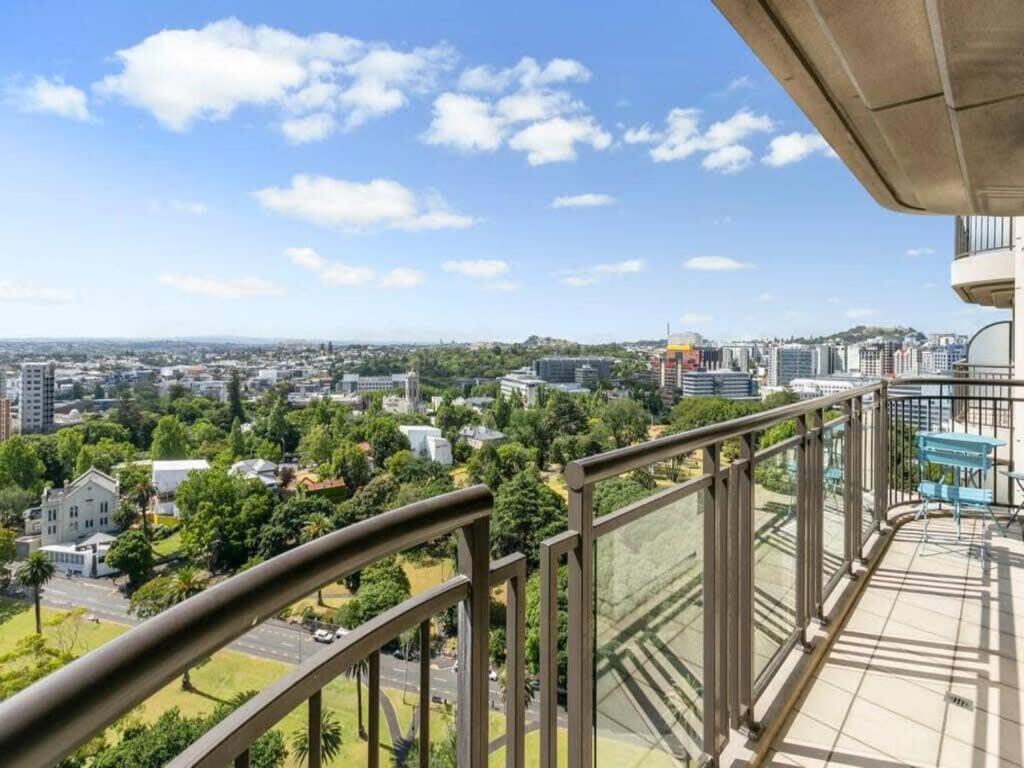 Bright One Bedroom Beauty With Balcony And Unbeatable Views Окленд Экстерьер фото